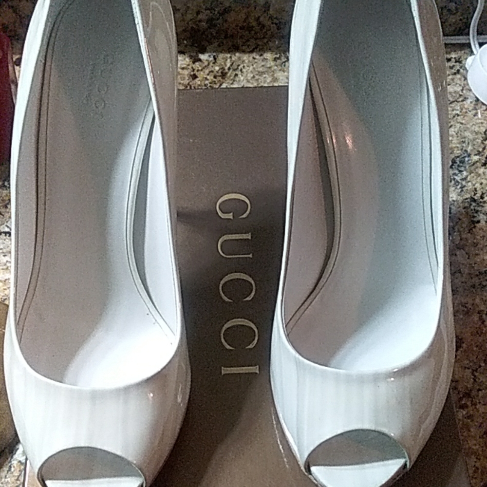 Shoes - Picture 3 of 4